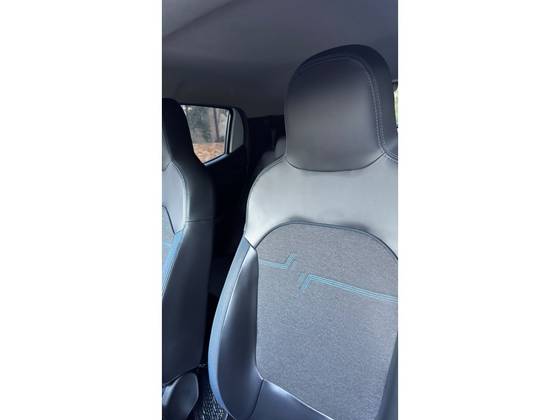 RENAULT KWID 1.0 12V SCE FLEX INTENSE MANUAL RENAULT KWID 1.0 12V SCE FLEX INTENSE MANUAL